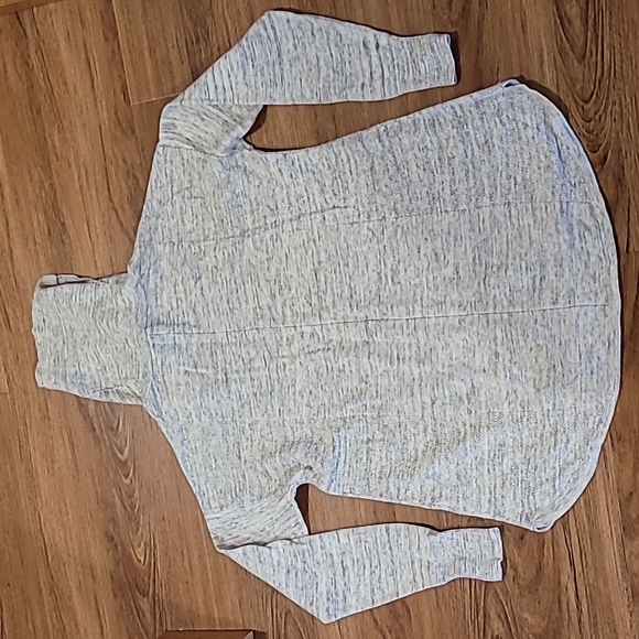 Lightweight Sweater - Picture 3 of 3